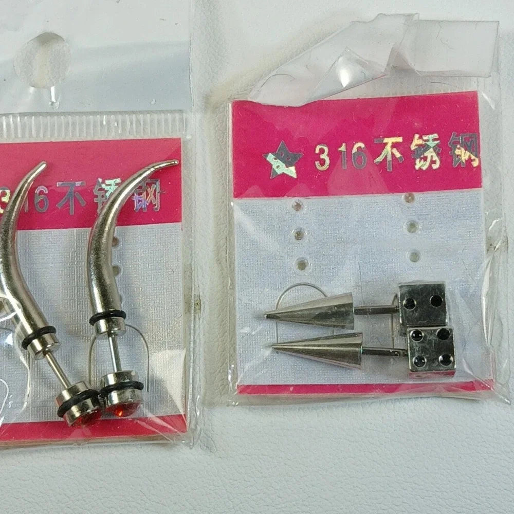 Vintage Surgical Steel 18G Earring Set Ruby Red Horn Spike‎ Dice Deadstock New